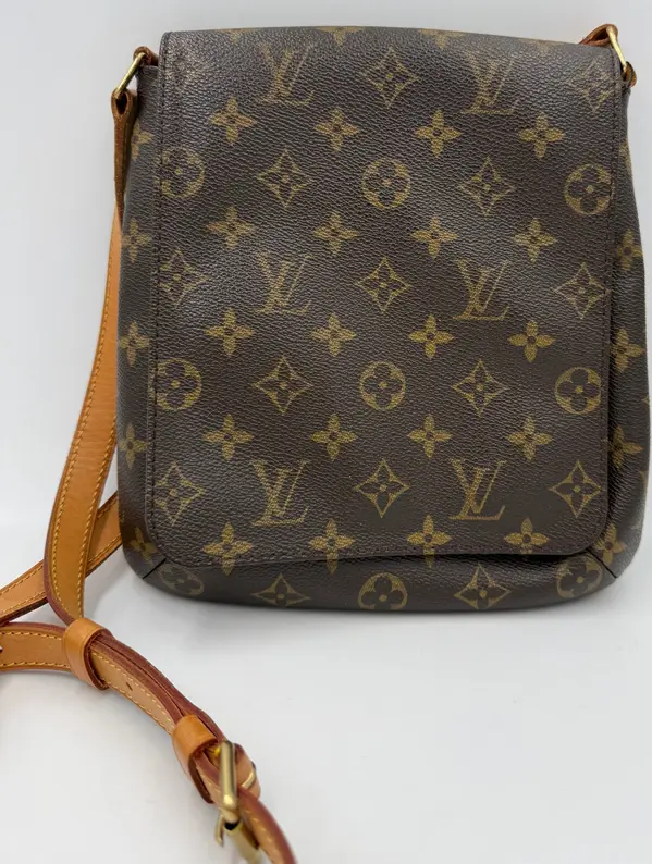 LOUIS VUITTON MUSETTE Monogram Handbag